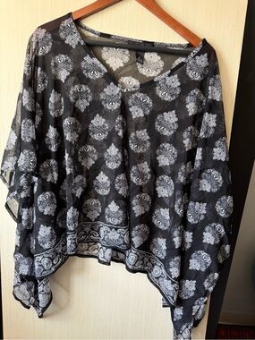 INC International Concepts Black & White Printed Tunic Top